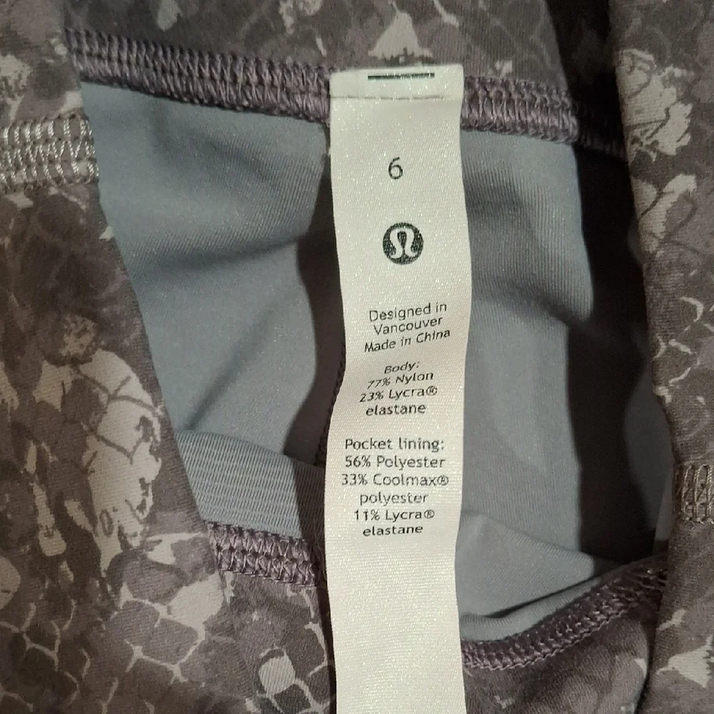 lululemon athletica women's Brown Patterned Leggings Size 6